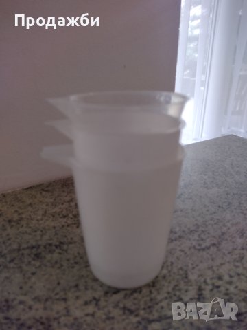 Пластмасови чашки с чучурче