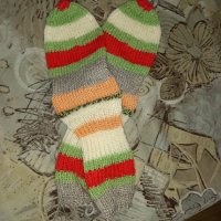 Ръчно плетени детски чорапи, снимка 1 - Чорапи - 38644446