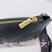 Дамска чанта Calvin Klein висококачествена реплика, снимка 2 - Чанти - 44802466