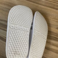 Оригинални бели чехли Adidas ! 35 н, снимка 4 - Детски сандали и чехли - 42390340