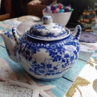 красив порцеланов чайник от Япония, снимка 2 - Декорация за дома - 40344138