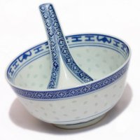 Традиционни Китайски купи за ориз с порцеланови лъжици, снимка 1 - Прибори за хранене, готвене и сервиране - 13658724