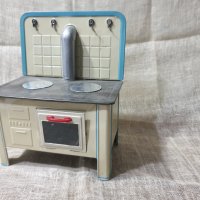 Старинна метална играчка- готварска печка, снимка 1 - Антикварни и старинни предмети - 39089025