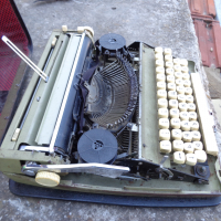 Стара пишеща машина., снимка 4 - Антикварни и старинни предмети - 36397694