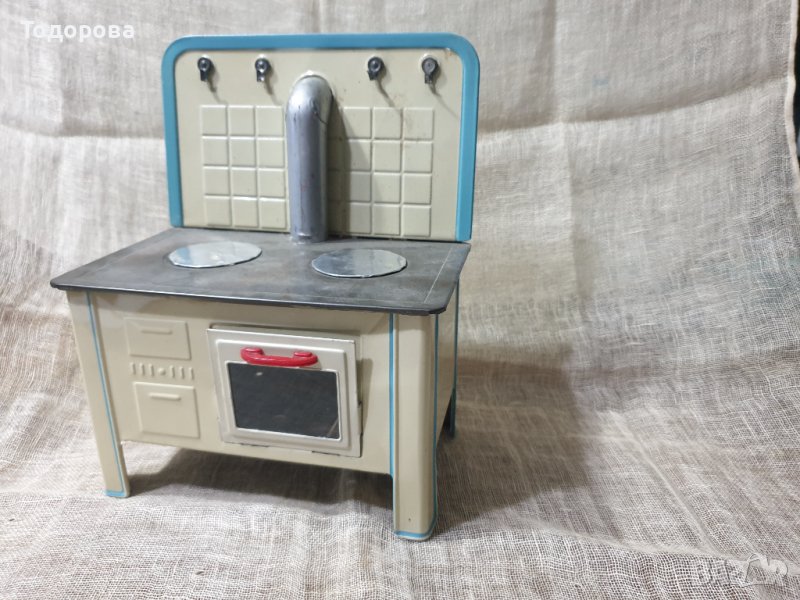 Старинна метална играчка- готварска печка, снимка 1
