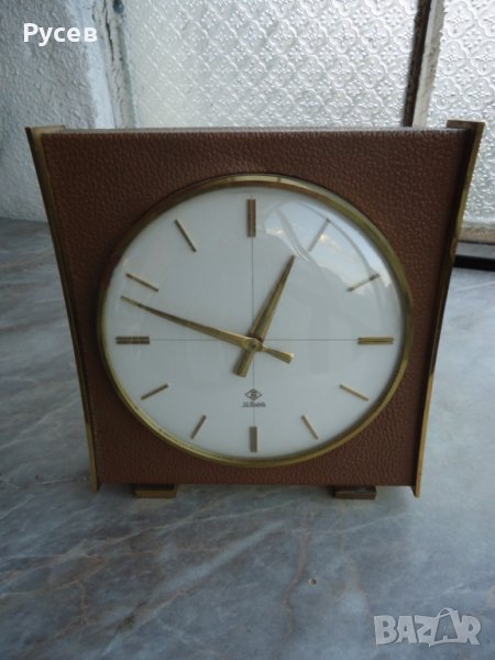 Стоящ електромеханичен часовник, снимка 1