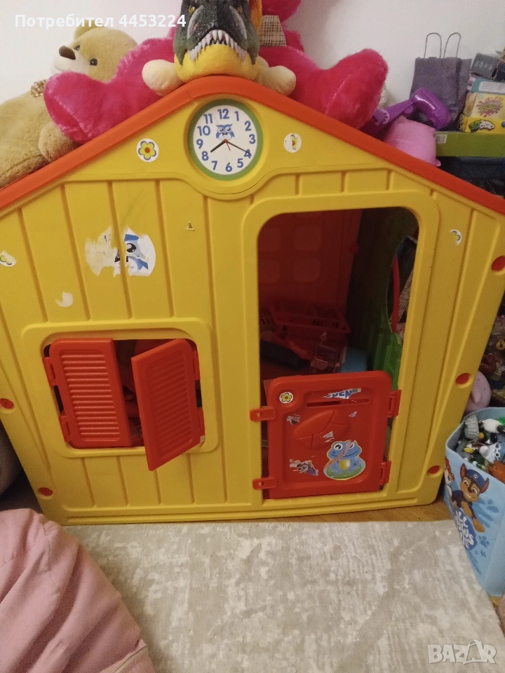  Детска къща за игра и  детска маса с две пейки , снимка 1
