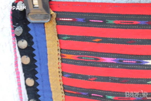 Престилка със сърма и сребърни монети, снимка 3 - Антикварни и старинни предмети - 52724044