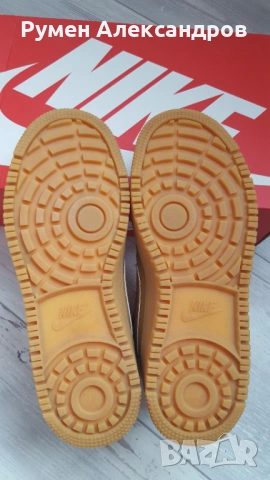 Кафяви зимни кецове Nike Court Borough Mid Winter за момче с р-р 41, снимка 10 - Кецове - 53434310