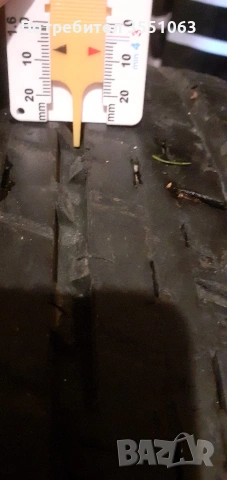 продавам гуми за бус 235/65/16 121/119R