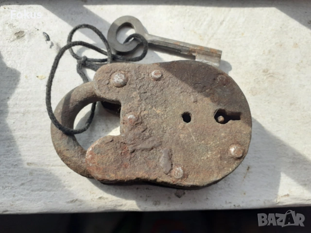 Стар кован катинар кофар катанец с ключ маркировки 4