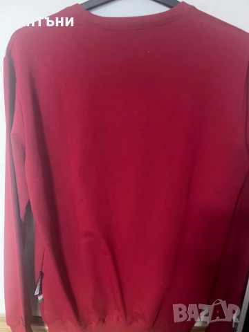 Червена близа с дълъг ръкав с надписи, снимка 2 - Блузи с дълъг ръкав и пуловери - 52870276