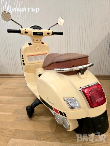 Детски скутер Vespa, снимка 5 - Скутери и тротинетки - 53483983