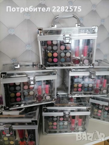 Прозрачни куфарчета с гримове с немско качество 