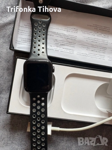 Смарт часовник Apple Nike se2, снимка 2 - Дамски - 53815101