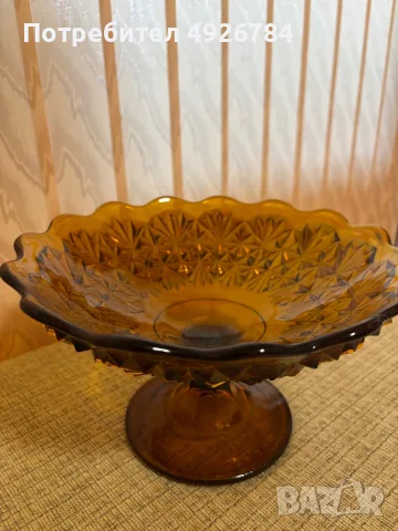 Елегантна vintage фруктиера от кехлибарено press-glass стъкло, снимка 2 - Аксесоари за кухня - 55770274