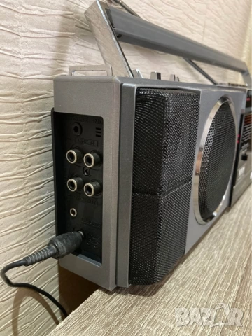 HITACHI TRK-6701W VINTAGE RETRO BOOMBOX радио касетофон, снимка 7 - Радиокасетофони, транзистори - 53389137