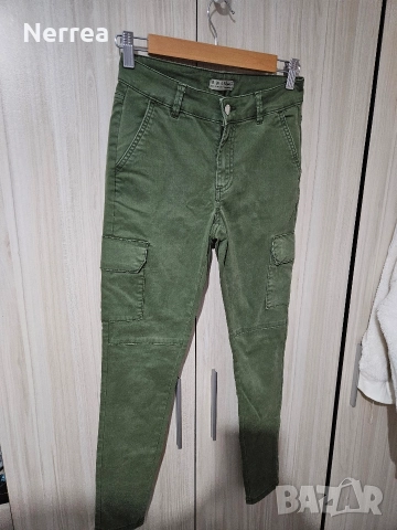 Дънки в тъмно зелено