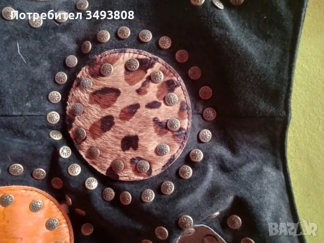 Хубава дамска велурена чанта, снимка 5 - Чанти - 48305320