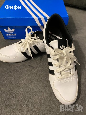 Дамски маратонки ADIDAS, снимка 3 - Маратонки - 34762139