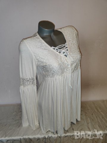 Елегантна бяла блуза р-р М, снимка 2 - Блузи с дълъг ръкав и пуловери - 39489388