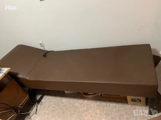 Медицинска кушетка дърво масив и кожа, снимка 2 - Кушетки - 50225513