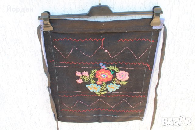 Престилка от народна носия, снимка 6 - Антикварни и старинни предмети - 40657686