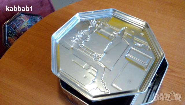 Метална кутия за бисквити и шокола с картини на Виктор Швайко - Viktor Shvaiko, снимка 10 - Колекции - 53359810