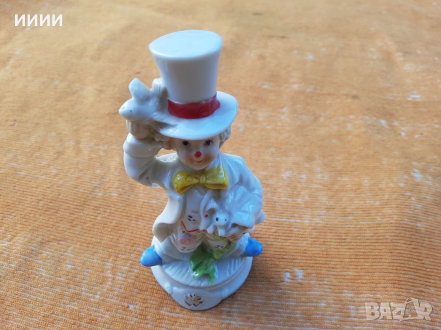 Порцеланова статуетка фигурка клоун 2 