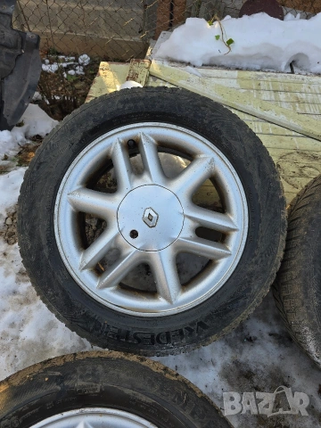 Продавам оригинални джанти 15 цола от Рено 4х100 Renault , снимка 3 - Гуми и джанти - 53067757