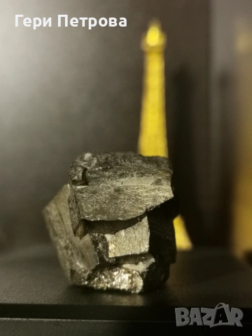 Пирит, снимка 2 - Други ценни предмети - 53180664