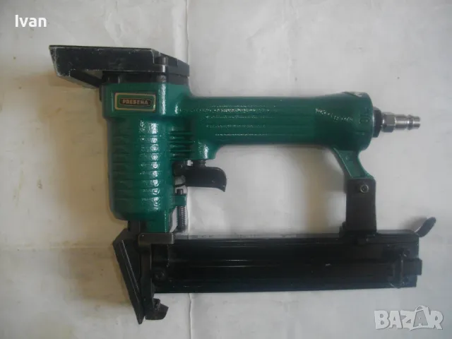 PREBENA НЕМСКИ ОРИГИНАЛЕН ПРОФЕСИОНАЛЕН ПНЕВМАТИЧЕН ТАКЕР ЗА ПИРОНИ ТИП J 32мм ОТЛИЧЕН ПОЧТИ НОВ, снимка 4 - Други инструменти - 49427555