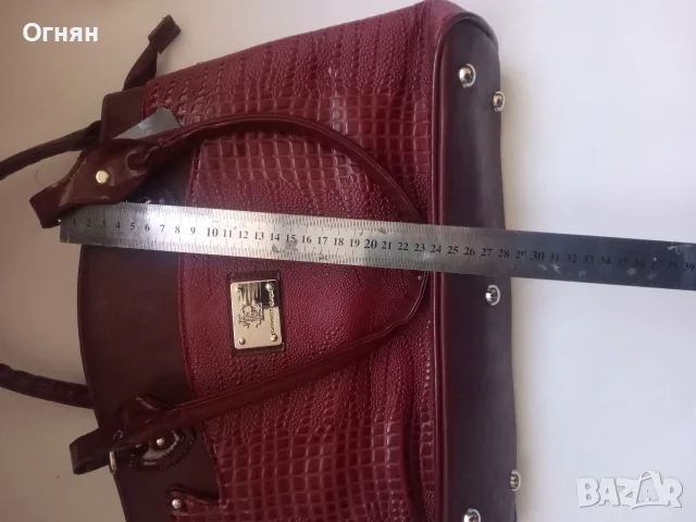 Дамска чанта за Дами в цвят бордо с крокодилска шарка, снимка 10 - Чанти - 56151749