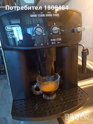 Кафеавтомат Делонги Кафе Венеция, работи отлично и прави хубаво кафе и капучино , снимка 3 - Кафемашини - 41469093