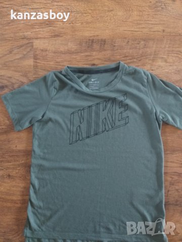 Nike - страхотна юношеска тениска , снимка 5 - Детски тениски и потници - 41591622