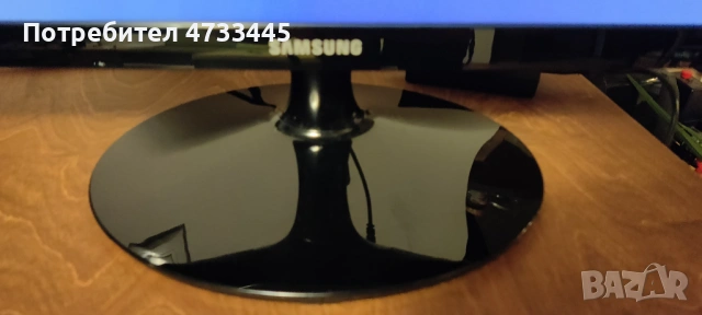 Samsung Full-HD LED- Монитор 24 инча, снимка 2 - Монитори - 53419874