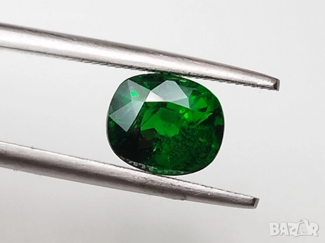 Сияещ Цаворит гранат в най-добрия зелен цвят 1.38кт! Нов!, снимка 2 - Други - 52786897