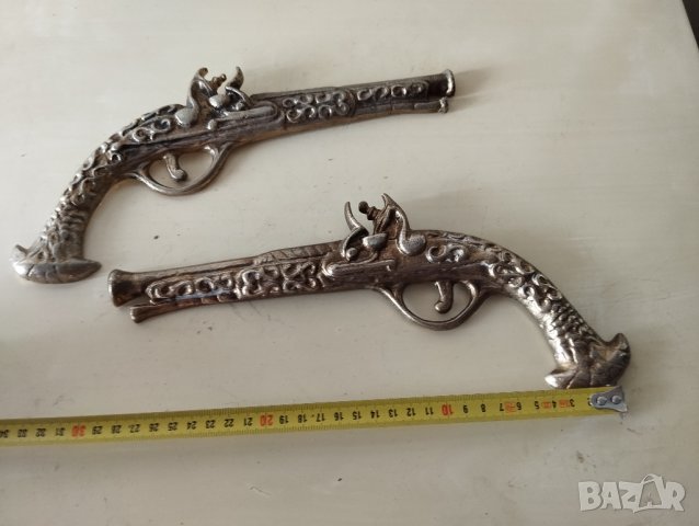 два пистолета за декорация-комплект, снимка 2 - Други ценни предмети - 41562556