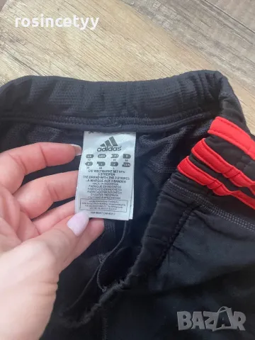 Оригинален клин Adidas, снимка 2 - Клинове - 49827365