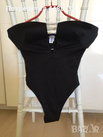 Дамски бански костюм от една част. Тип бандо. Италия