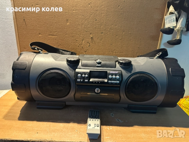boombox с касета "JVC RV-NB1"