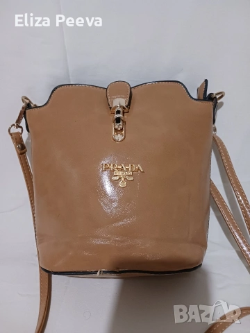 Малка чантичка в бежов цвят, снимка 2 - Чанти - 53488602