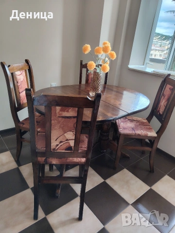 Разтегателна трапезна маса от масив