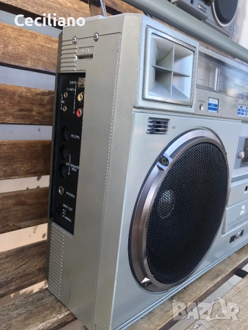 Радиокасетофон JVC RC M 70, снимка 9 - Радиокасетофони, транзистори - 53492966