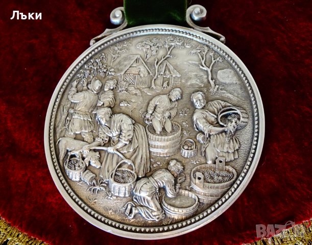 Плакет,пано от калай Гроздобер на SkS. , снимка 2 - Антикварни и старинни предмети - 39051103