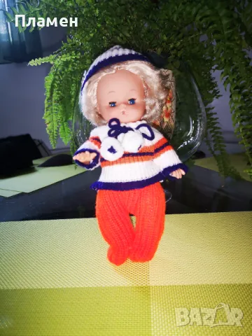 Малка спяща ретро кукла Hong Kong , снимка 5 - Колекции - 49876996