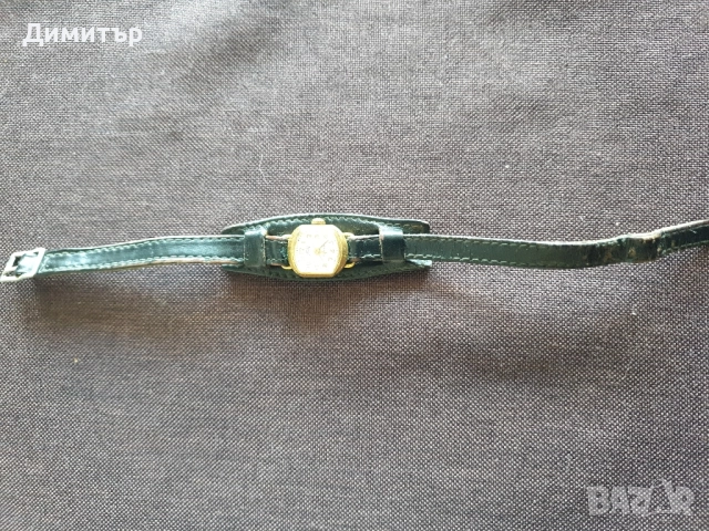 Съветски дамски часовник Заря