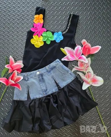 дамски комплект потник  с 3Д цветя и пола с деним акцент 