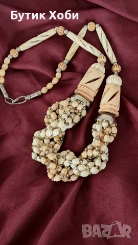 Винтажен гердан от кост