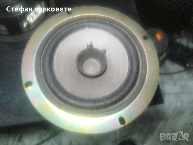 широко лентов говорител с 30 вата мощност и 4 ома съпротивление 